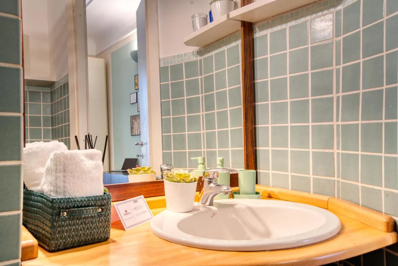 Caseospitali - Deangeli Nest Romantico Bilocale Di Design In Zona De Angeli, Rinnovato E Accessoriato Milán 0*,